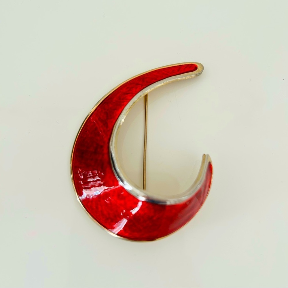 Vintage Red  Enamel Brooch